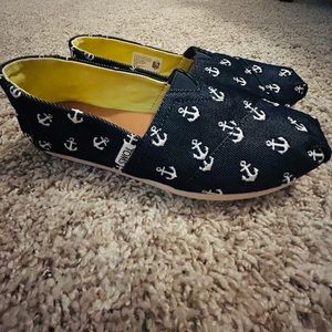 TOMS Denim Anchor Embroidered Slip On Shoes. Size 6.5